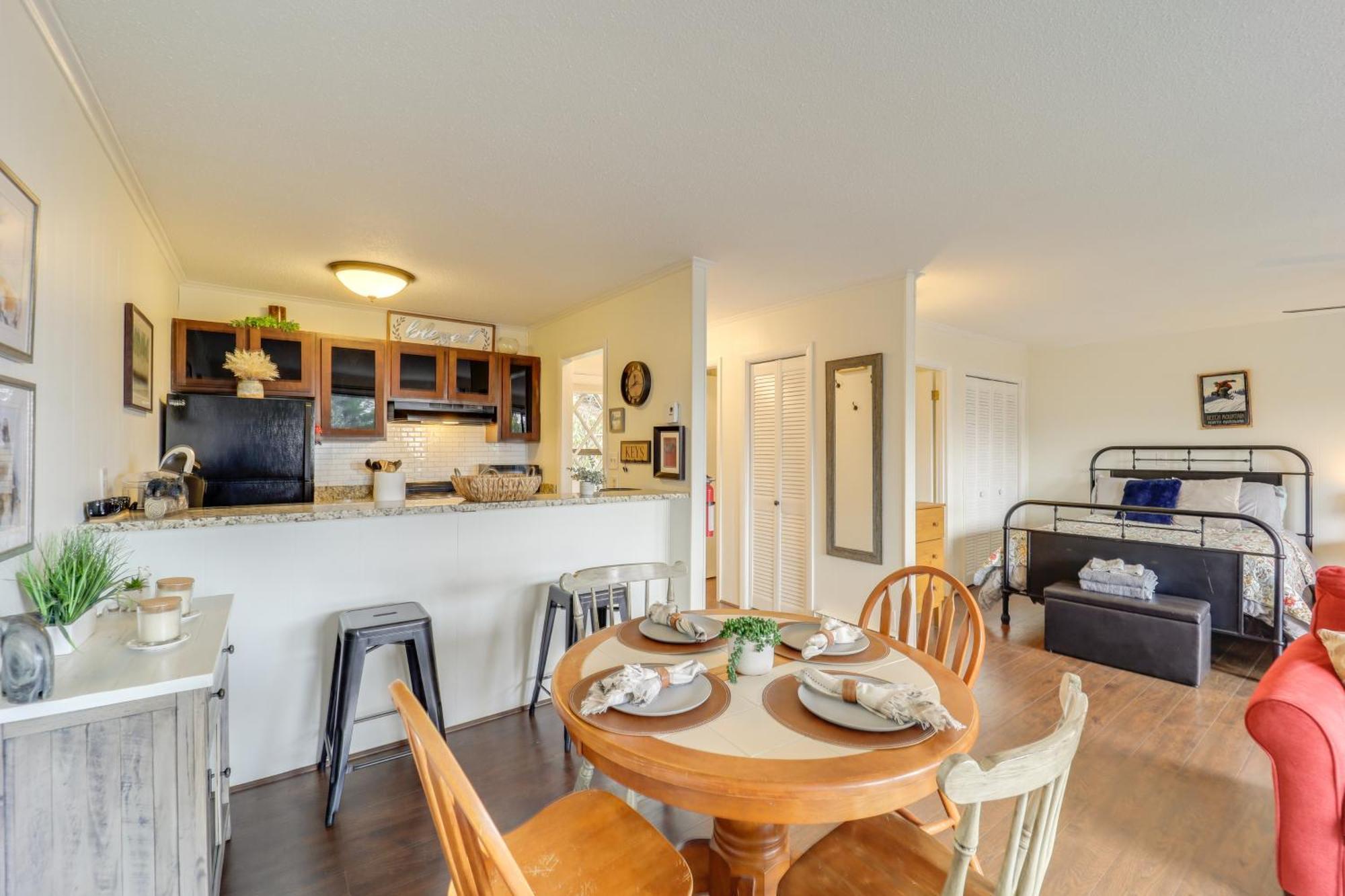 Beech Mountain Studio With Balcony Less Than 1 Mi To Skiing! מראה חיצוני תמונה