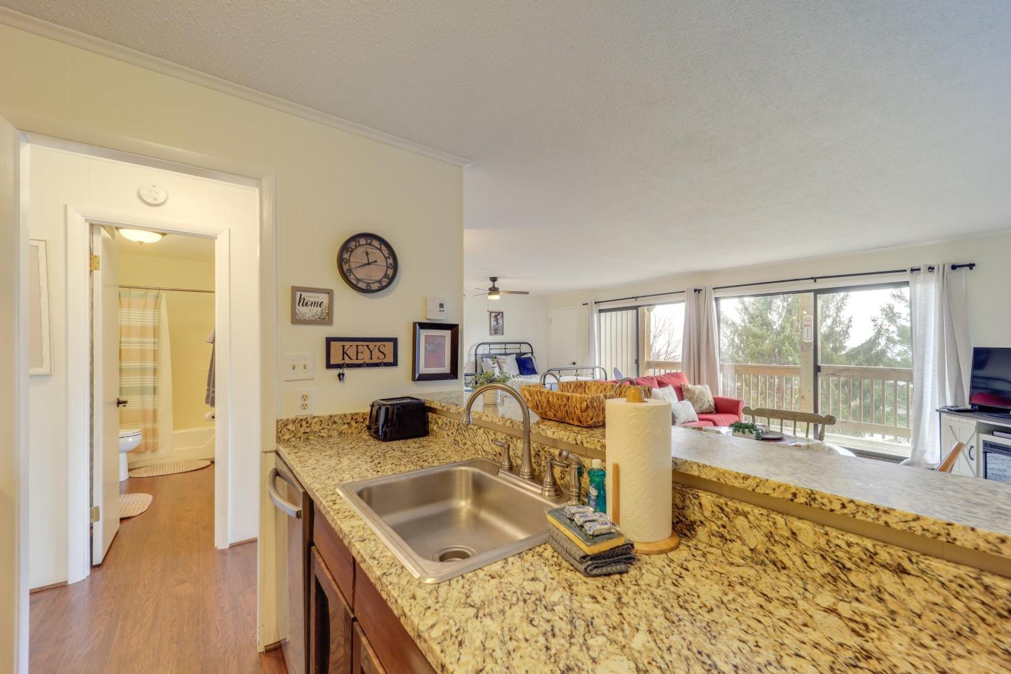 Beech Mountain Studio With Balcony Less Than 1 Mi To Skiing! מראה חיצוני תמונה